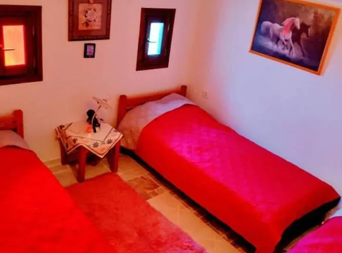 αννούλα Pouríon