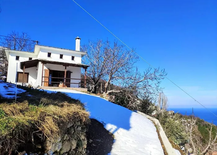 αννούλα Pouríon