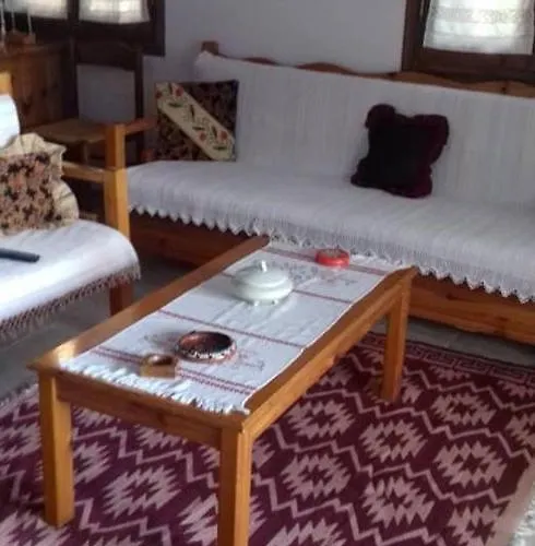 Βίλα αννούλα Pouríon